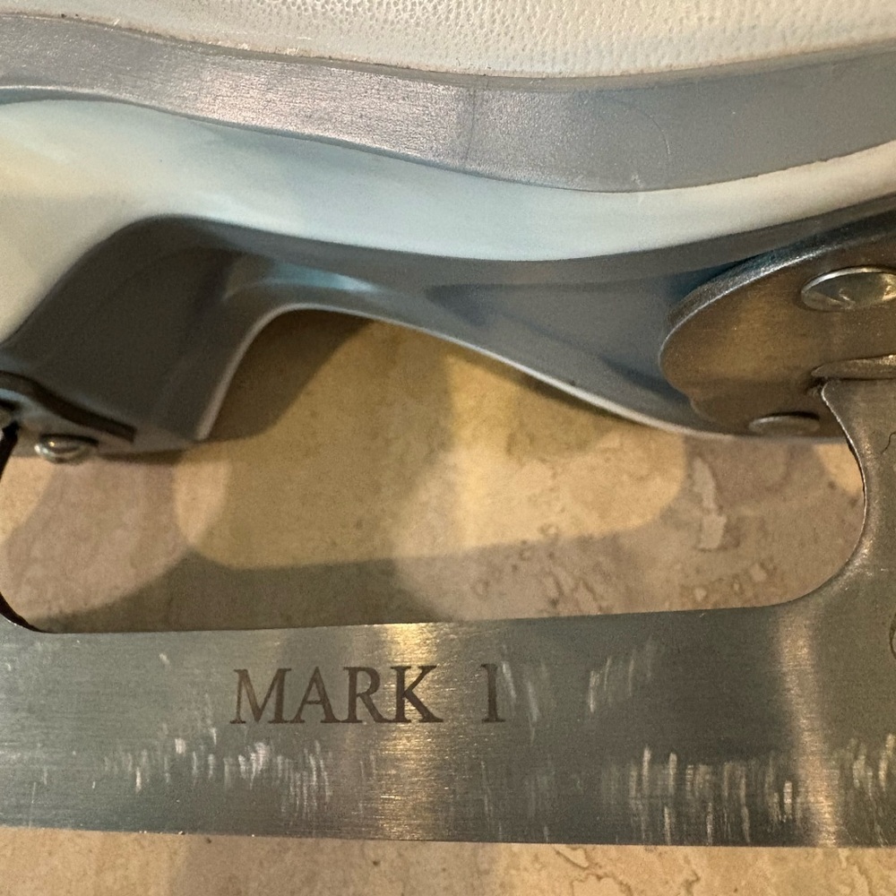 Soft Skate by Jackson Mark 1 White Figure Skates, 12J (12 Junior) Blade is 7 1/3 - Picture 3 of 16